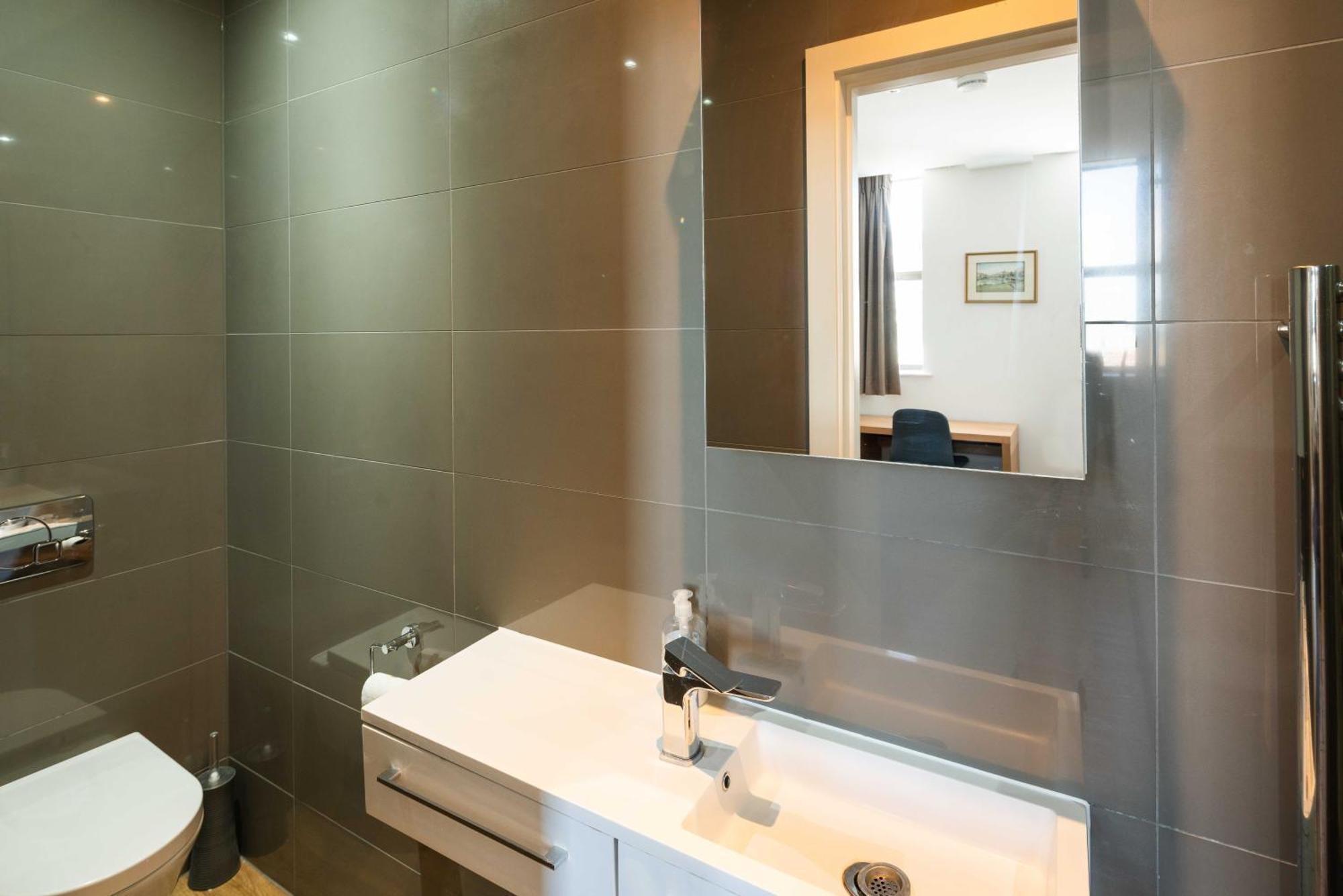 Equitable Hotel Londra Esterno foto